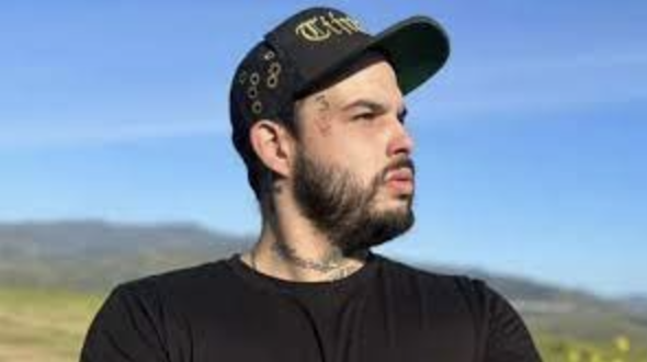 EMILIANO AGUILAR REACCIONA AL ICÓNICO REGRESO DE CAZZU A LOS ESCENARIOS: «LA PATRONA»